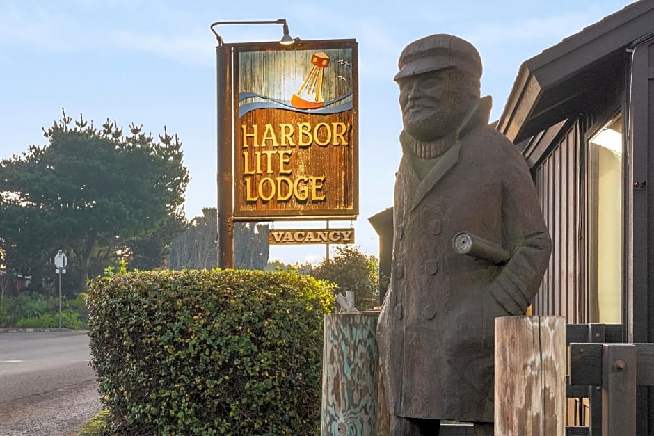 Harbor Lite Lodge
