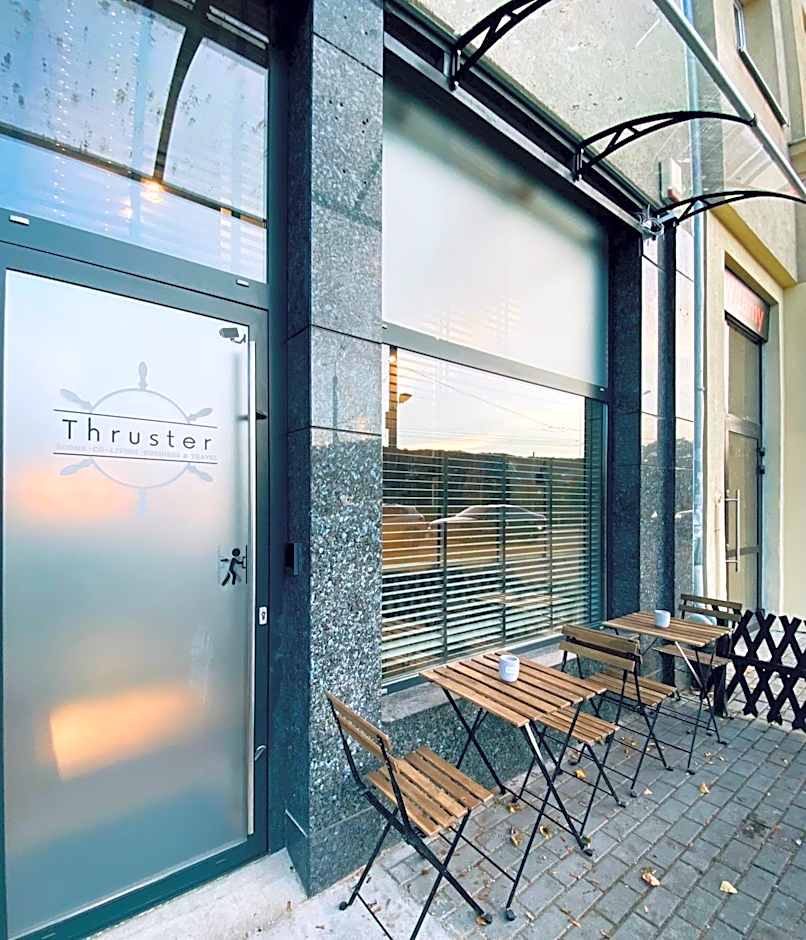 Thruster - Rooms, Kitchen, Chill-Out Zone-Netflix, Lobby-Netflix