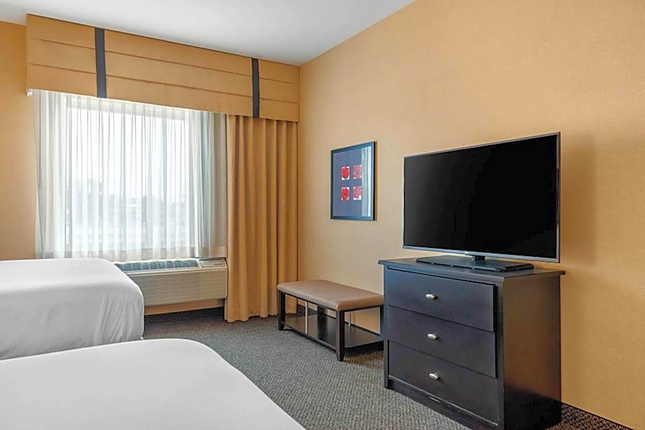 Cambria Hotel Akron - Canton Airport