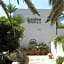 Golden Bay Boutique Hotel & Bungalows