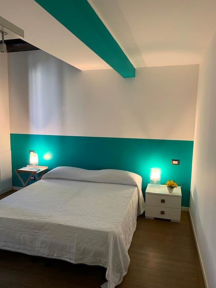 LT - Room's Bed & Living