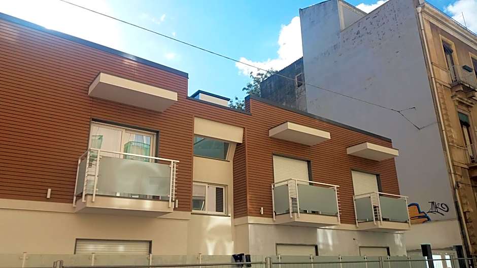 8room hotel