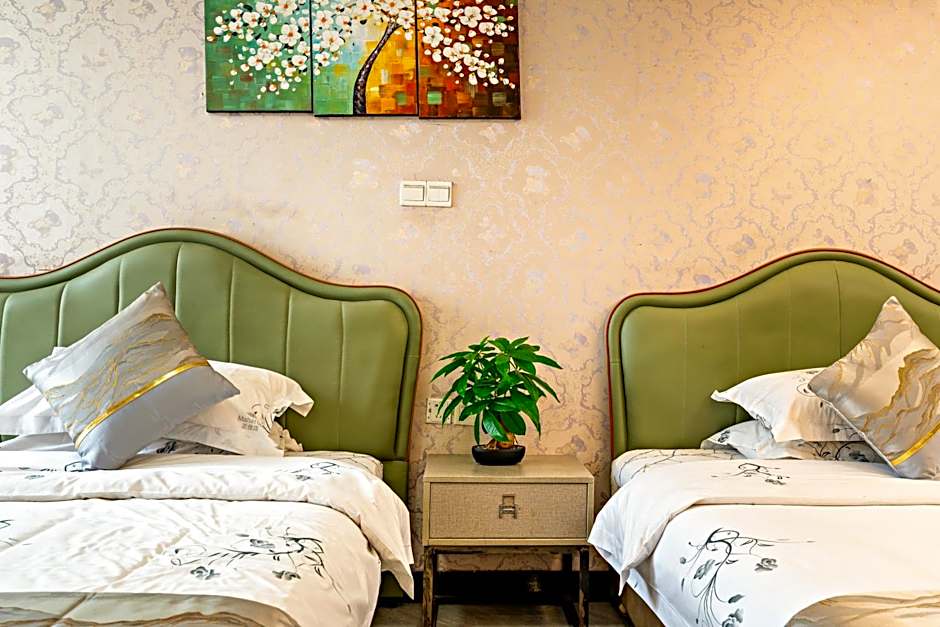 Guangzhou Manhattan International Apartment Zhengjia Free bus services are provided for the first and second phases