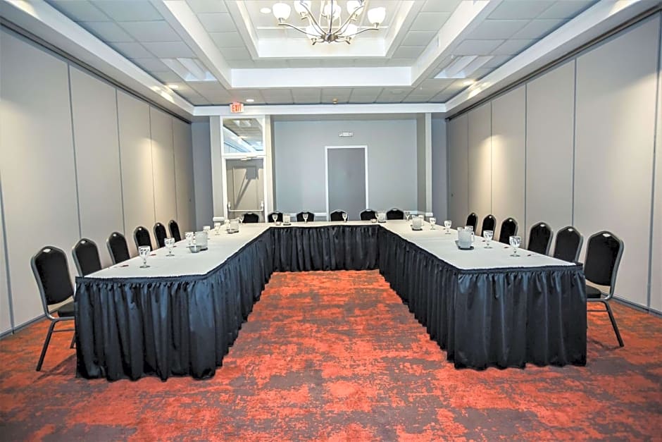 Ramada by Wyndham Jacksonville Hotel & Conference Center