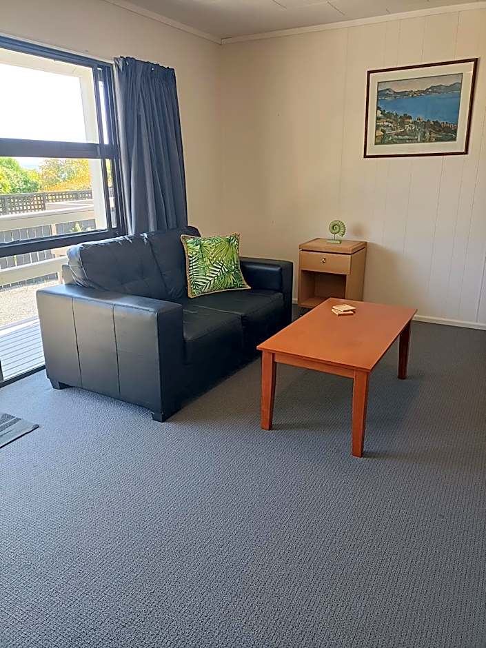 Moeraki Beach Motels