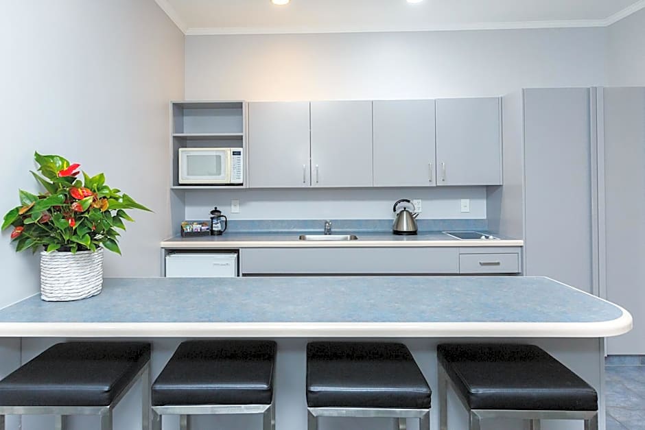 Aubyn Court Spa Motel