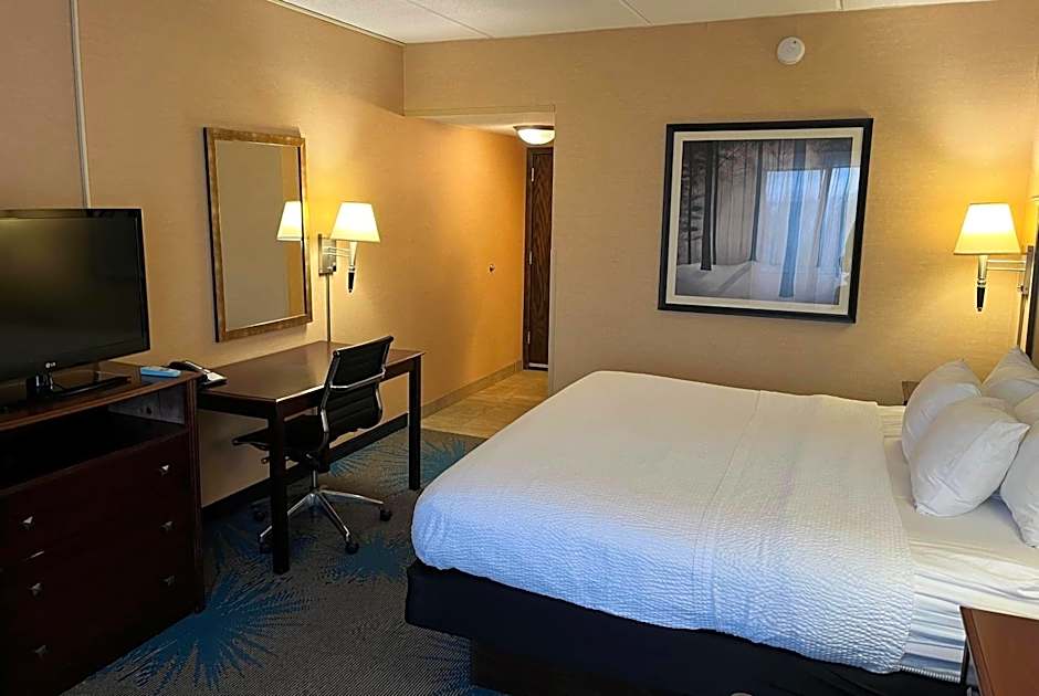 Days Inn by Wyndham Duluth Lakewalk