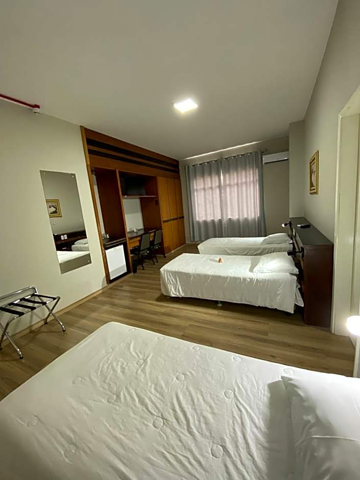 Photo 1 sur 2 de Triple Room