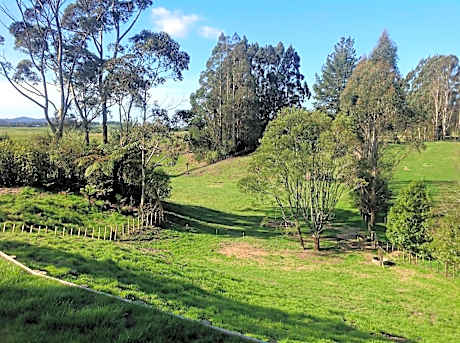 Rolling Hills Country Stay B&B