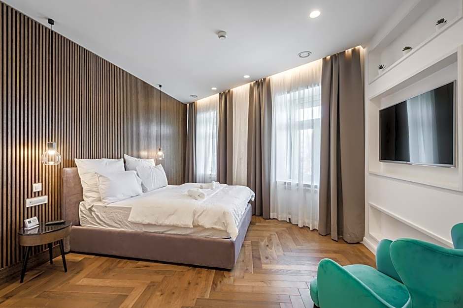 Budapest Eye- Boutique Suites, by BQA