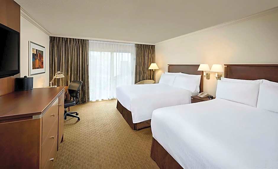 Best Western Plus Lamplighter Inn & Conference Centre