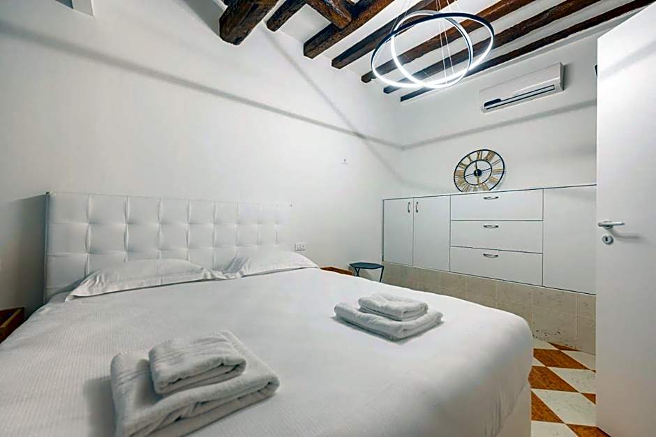 Rialto Suite 707