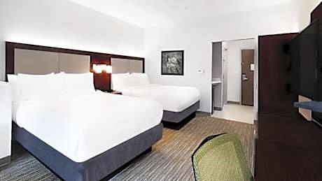 Standard Queen Room with Two Queen Beds - Communications Accessible