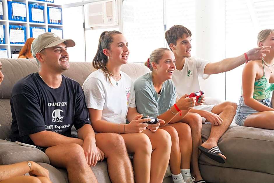 Mad Monkey Backpackers Waterfront