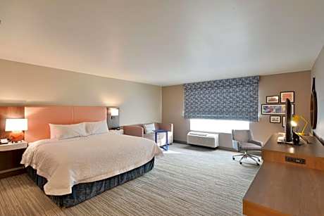 King Room - Hearing Access/Non-Smoking
