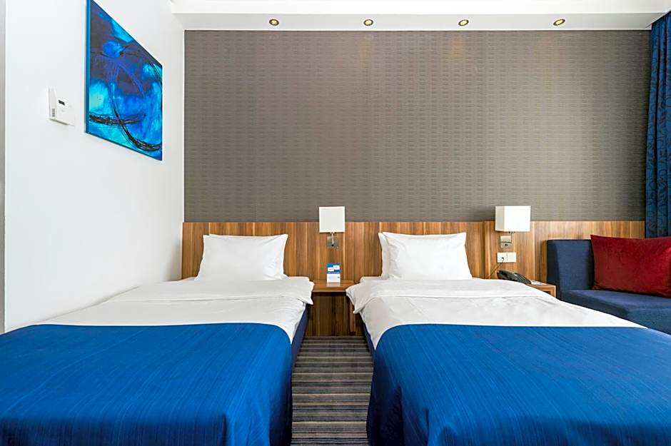 Holiday Inn Express Bremen Airport By IHG