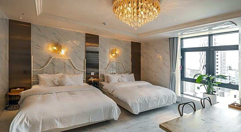 Hotel February Dong Seong Ro