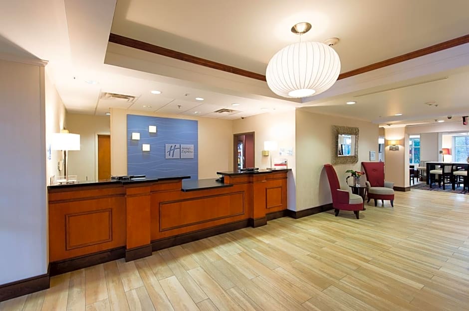 Holiday Inn Express Hotel & Suites Walterboro I-95 By IHG