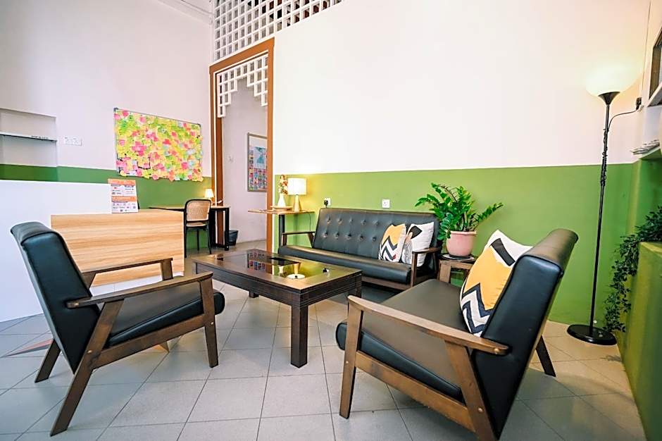 Swing & Pillows - 75 Muntri, Penang