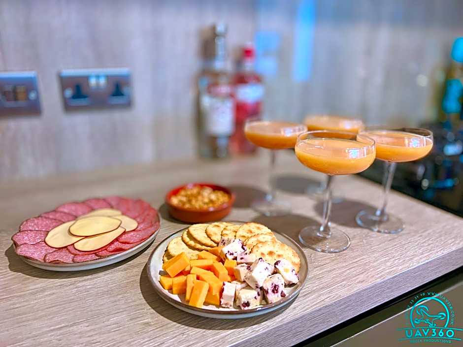 Arranview Lochside Pods & Lodges all with private Hot-tubs