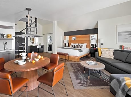 Deluxe Junior Suite