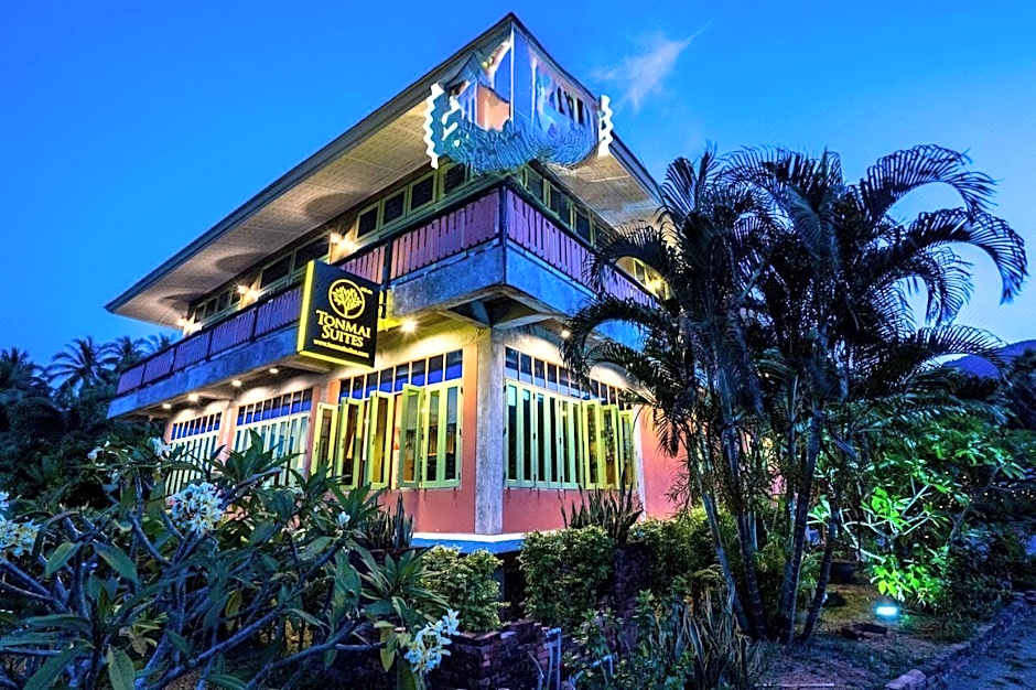 Tonmai Suites