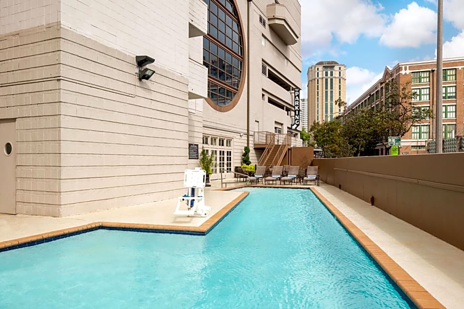 Embassy Suites by Hilton New Orleans Convention Center