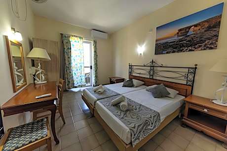 One Bedroom Apartment - Non-Smoking