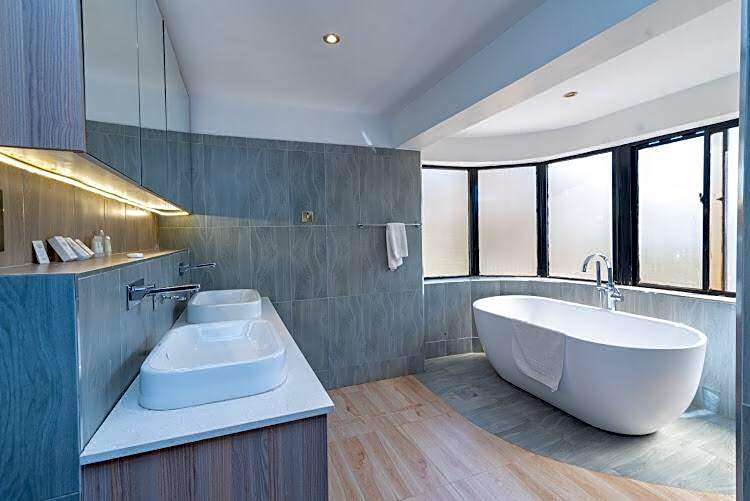 CySuites Apartment Hotel