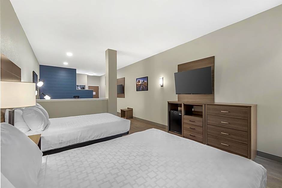 Best Western Plus Revere Inn & Suites