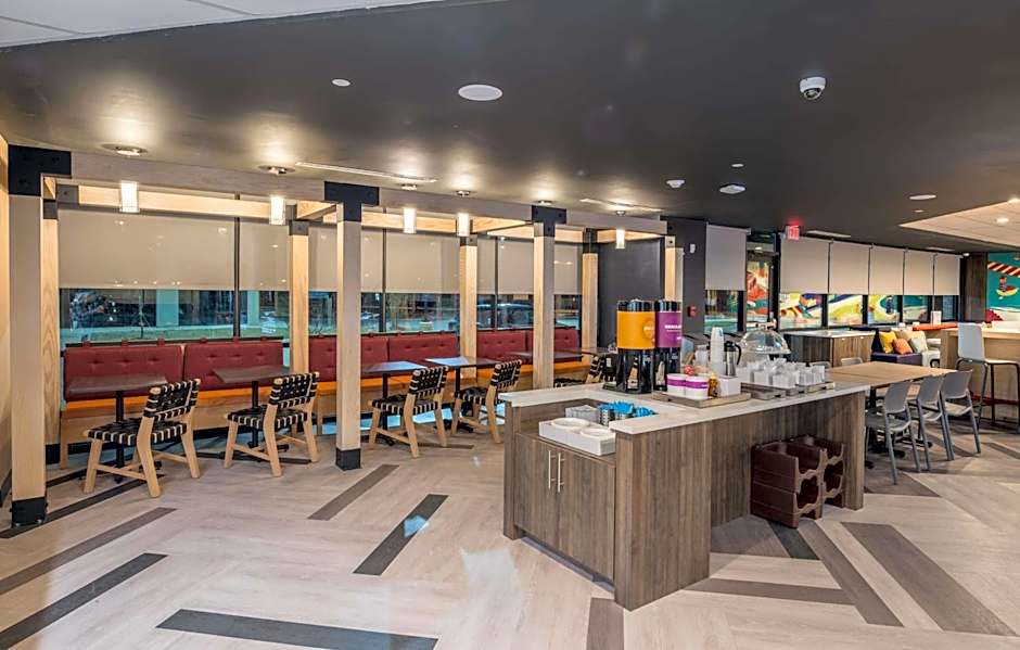 Tru by Hilton Garland, TX