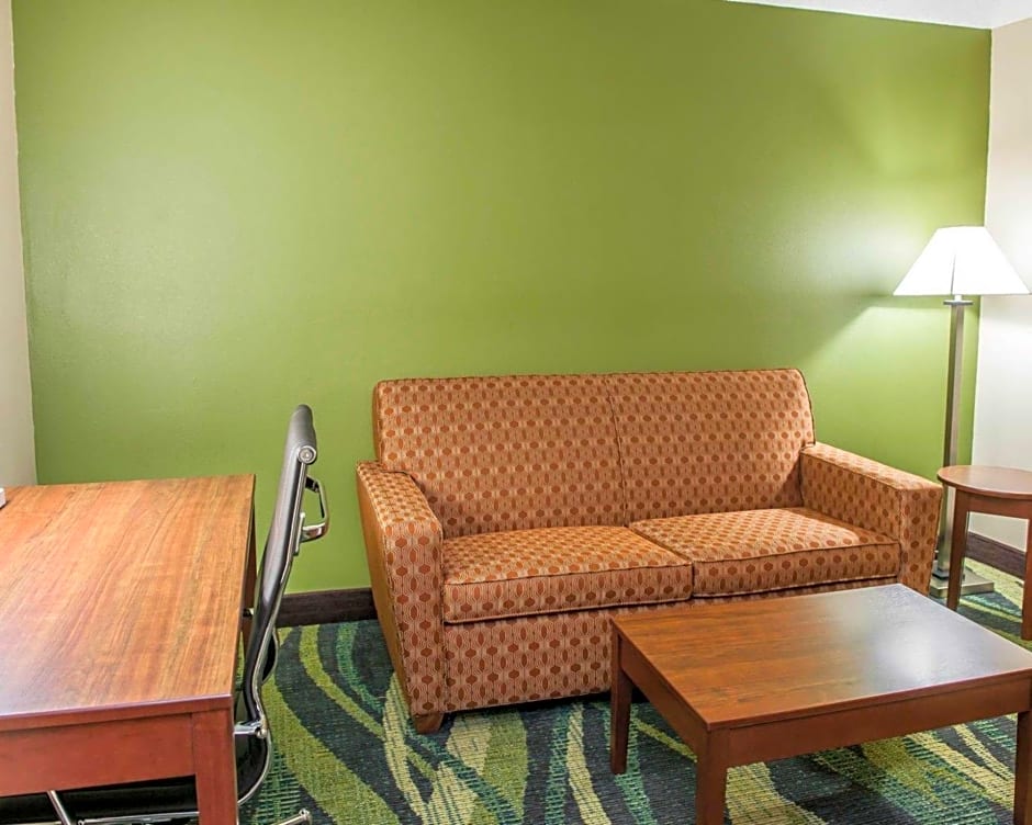 Quality Inn & Suites South Bend Airport