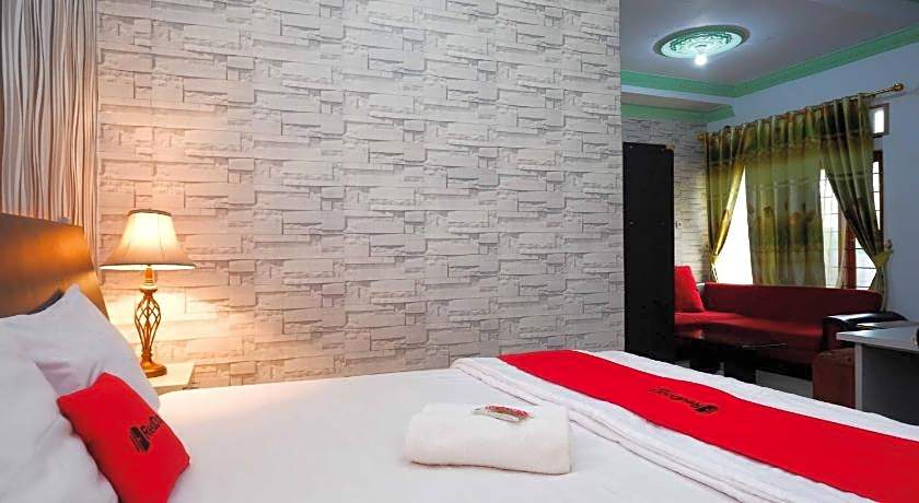 RedDoorz Syariah near RS Mitra Siaga