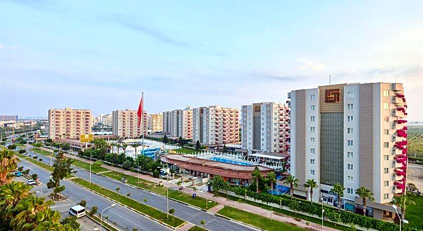 Grand Park Lara