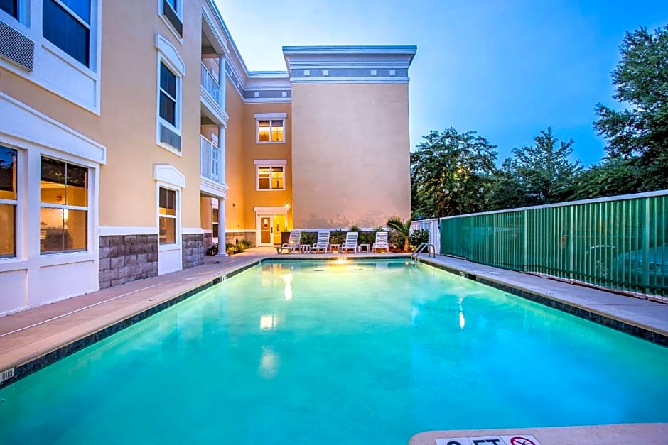 Comfort Suites at Isle of Palms Connector