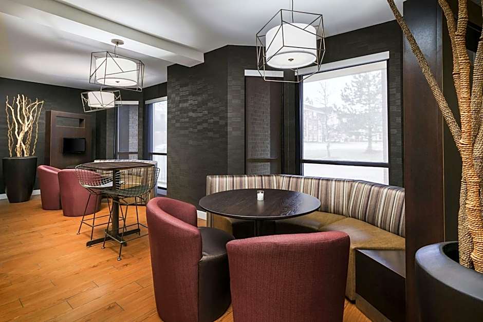 Courtyard by Marriott Chicago Bloomingdale