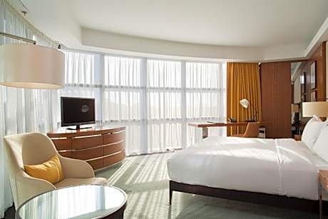 Executive Corner King Room with Panoramic View