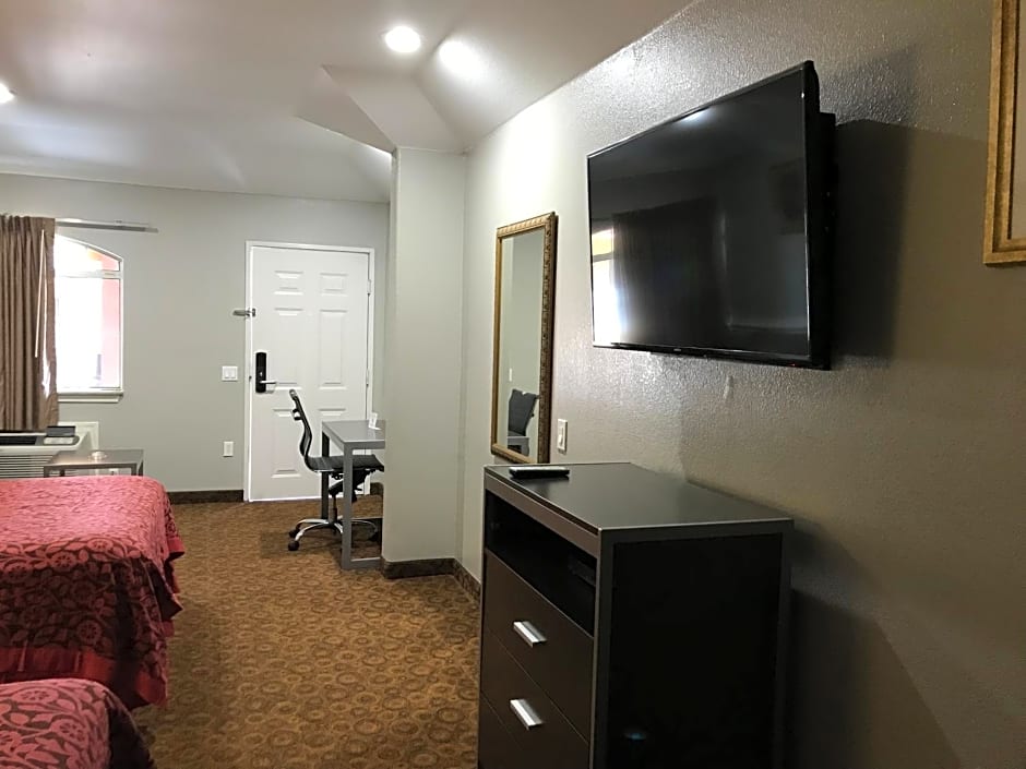 Camelot Inn and Suites