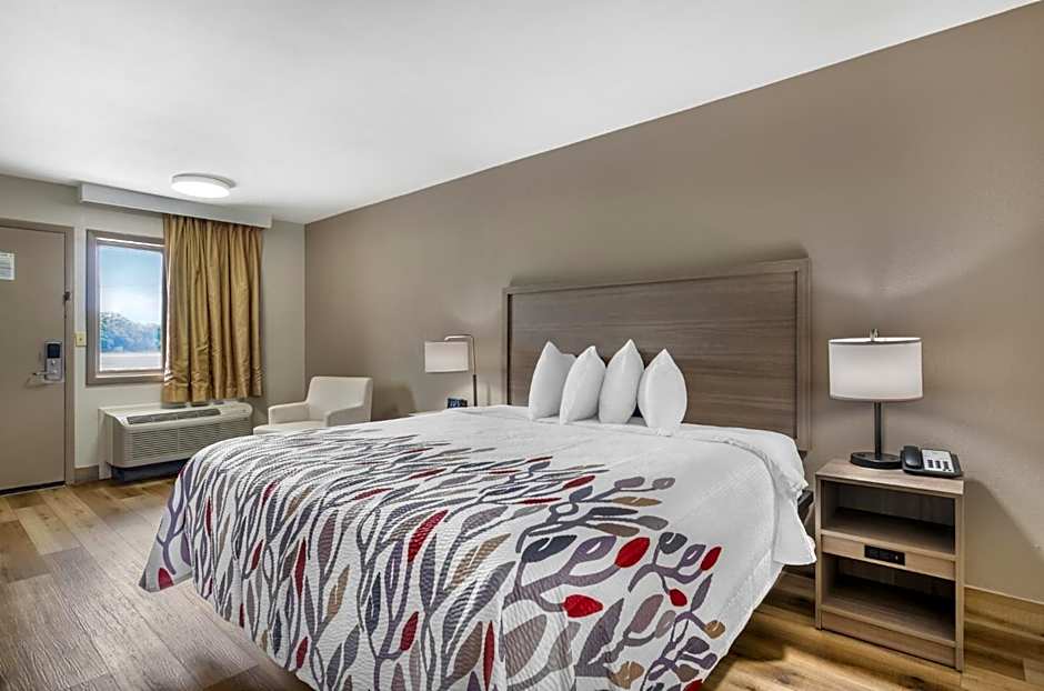 Red Roof Inn Staunton
