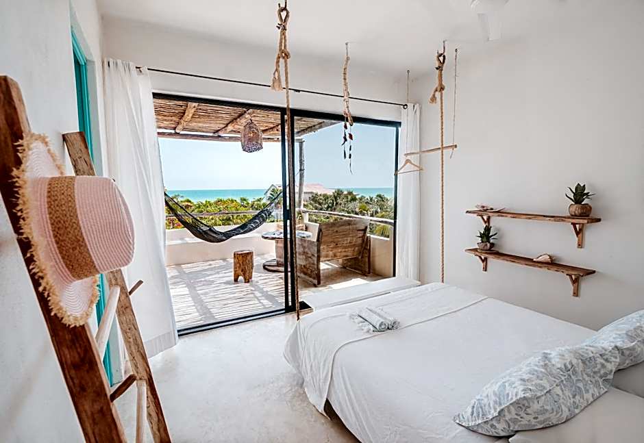 LunArena Barefoot Hotel