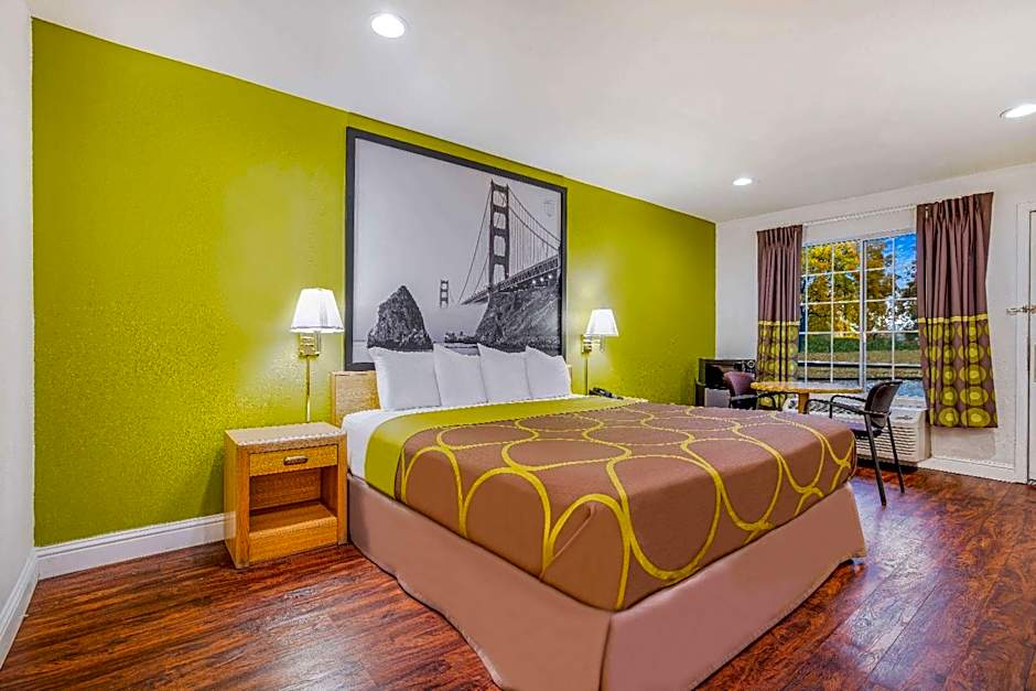 Super 8 by Wyndham Auburn