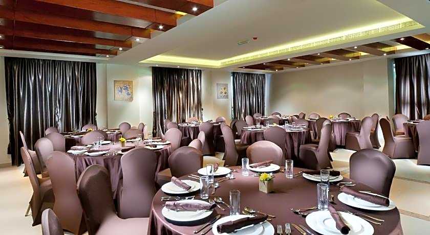 Al Hail Waves Hotel Managed By Centara