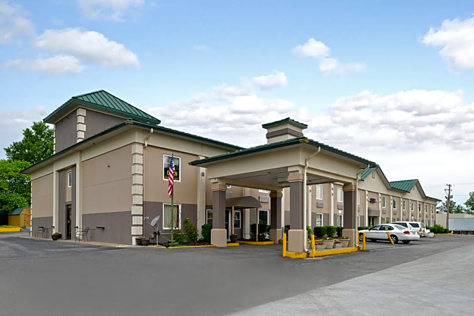 Country Garden & Suites-Benton