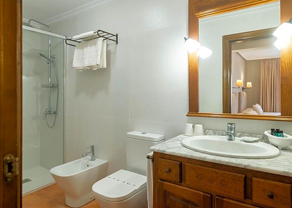 Logis Hotel Restaurante La Casa de Juansabeli