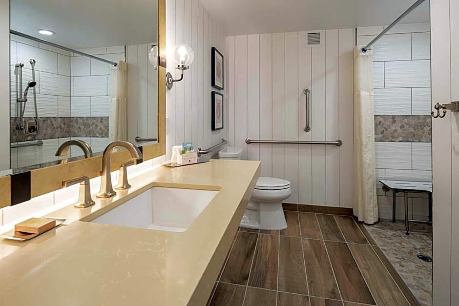 DoubleTree By Hilton Missoula Edgewater