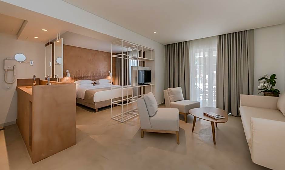 Bitzaro Grande Hotel & Suites