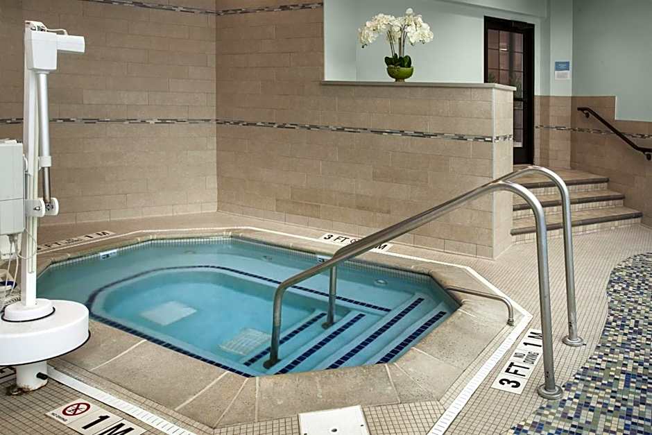 Crowne Plaza Lansing