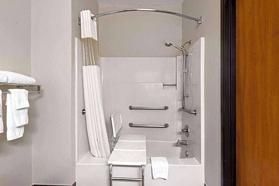 Baymont by Wyndham Waterloo