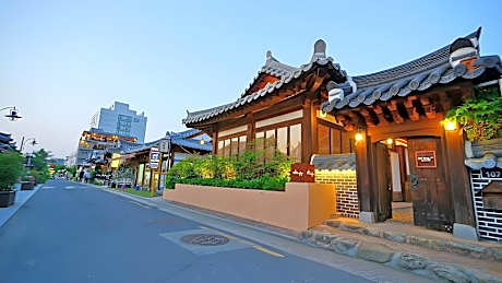 Jeonju Hanok On You