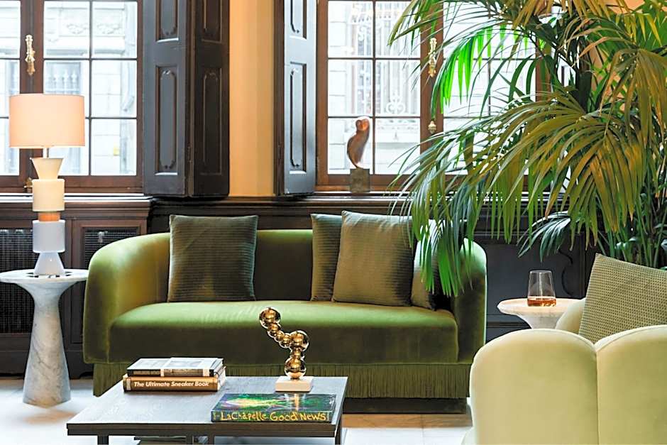 Sapphire House Antwerp, Autograph Collection